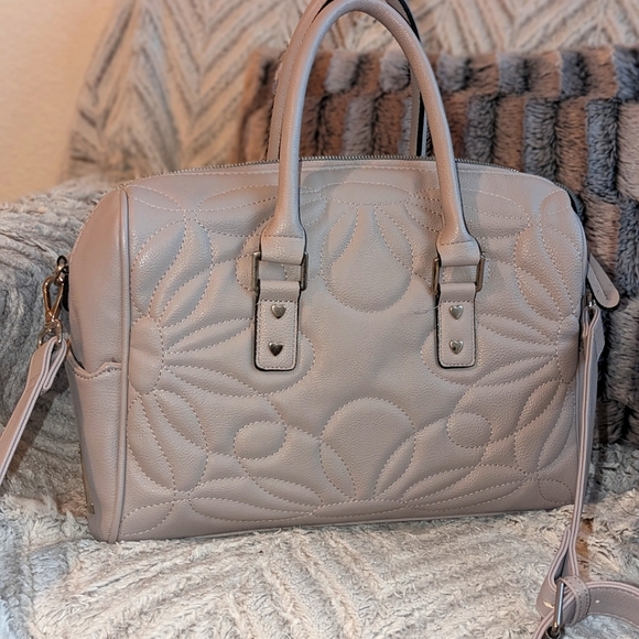 Betsy Johnson Rare Handbag - Picture 1 of 6